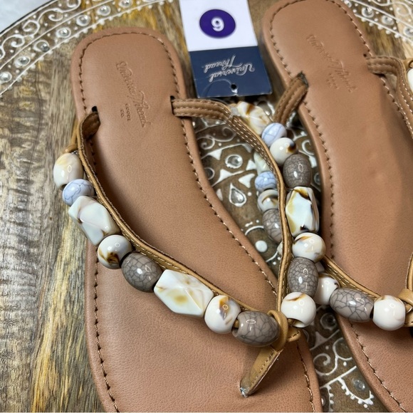 NWT New Decoratived Stoned Flip Flops - Picture 7 of 12